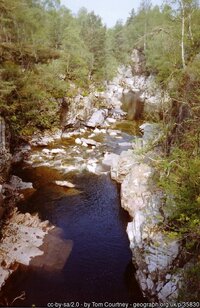 Geograph 35830 by Tom Courtney